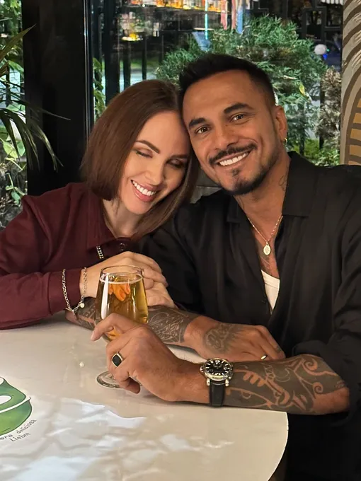 Натан с женой отпраздновали годовщину