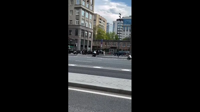 Нажми и смотри