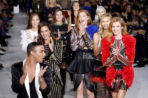 Наталья Водянова на показе Balmain в Париже Наталья Водянова на показе Balmain в Париже