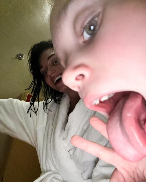 Кристина веселилась вместе с дочерью