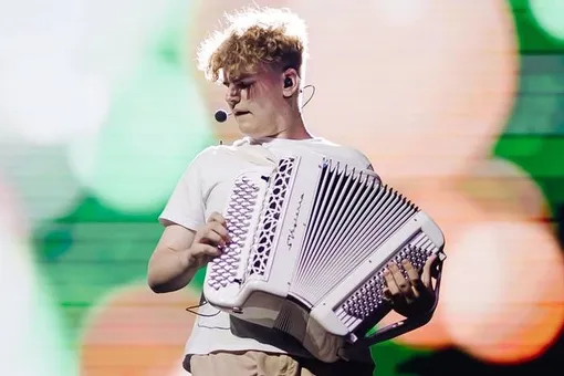 «Готовый артист»: победителем шоу «Ты супер!» стал 16-летний Кирилл Тепляков «Готовый артист»: победителем шоу «Ты супер!» стал 16-летний Кирилл Тепляков