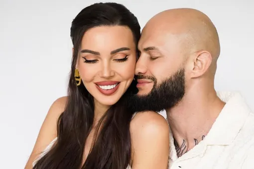 «Мы не общаемся с 20 сентября»: Оксана Самойлова приехала на заседание по разводу без Джигана «Мы не общаемся с 20 сентября»: Оксана Самойлова приехала на заседание по разводу без Джигана