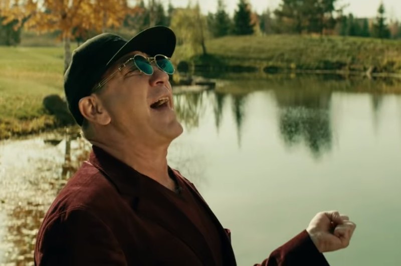 Life is good лепс. Новый клип лепса. Актриса в клипе лепса без тебя. Наряд лепса. Новый клип лепса.