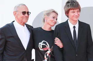 «Прищур как у отца!»: повзрослевший сын Высоцкой и Кончаловского произвел фурор