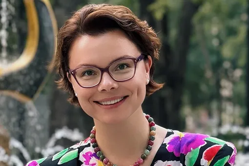 «Мой краш»: молодая жена Евгения Петросяна показала сына на пляже