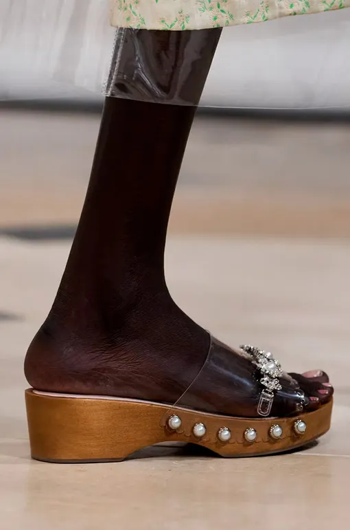 Simone Rocha весна-лето 2026 Simone Rocha весна-лето 2026