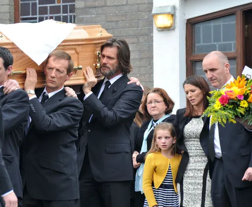 Джим Керри на похоронах Катрионы Уайт