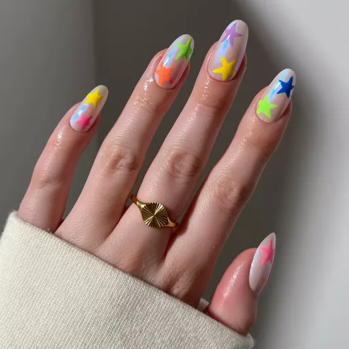 Яркие звезды и обилие красок точно бы одобрил сам Энди Уорхол