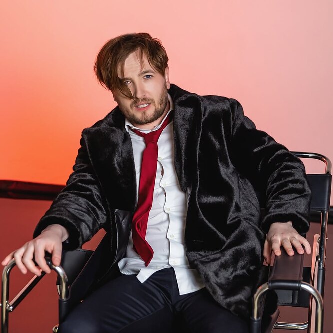 Жағажайдағы жалаңаш украин әйелдері