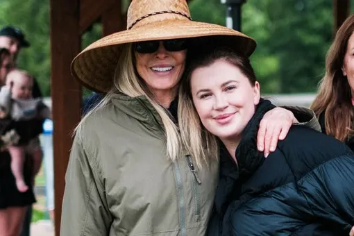 Айрленд Болдуин показала редкие фото с Ким Бейсингер в день рождения дочери Айрленд Болдуин показала редкие фото с Ким Бейсингер в день рождения дочери