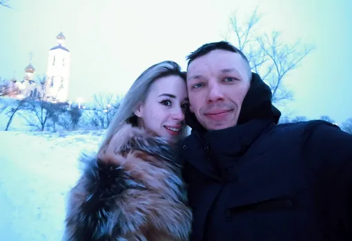 Супруги Лилиана и Сергей Новикевич снялись 1 марта на фоне храма