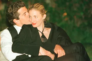 9 удивительных фактов о романе Джона Ф. Кеннеди-младшего и Кэролин Бессетт 9 удивительных фактов о романе Джона Ф. Кеннеди-младшего и Кэролин Бессетт