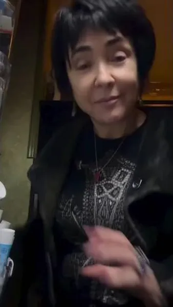 Нажми и смотри