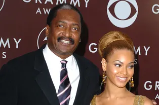 Отец Бейонсе заявил, что певица подверглась сексуальным домогательствам Отец Бейонсе заявил, что певица подверглась сексуальным домогательствам