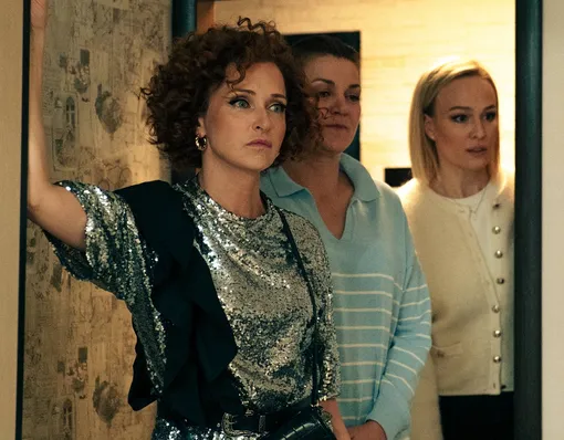 Екатерина Стулова, Анна Уколова и Екатерина Маликова в сериале «Первокурсницы-2» Екатерина Стулова, Анна Уколова и Екатерина Маликова в сериале «Первокурсницы-2»
