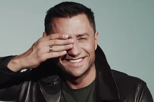 «Мы получили невероятные эмоции!»: Зепюр Брутян сняла Павла Прилучного со всеми его тремя детьми в бане «Мы получили невероятные эмоции!»: Зепюр Брутян сняла Павла Прилучного со всеми его тремя детьми в бане