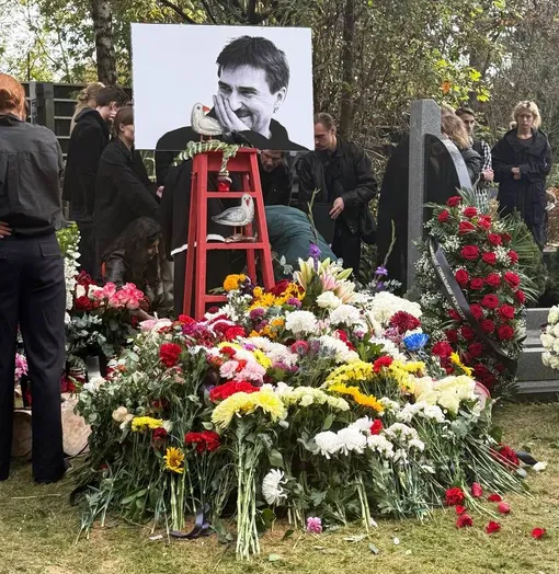 Могила Юрия Бутусова Могила Юрия Бутусова