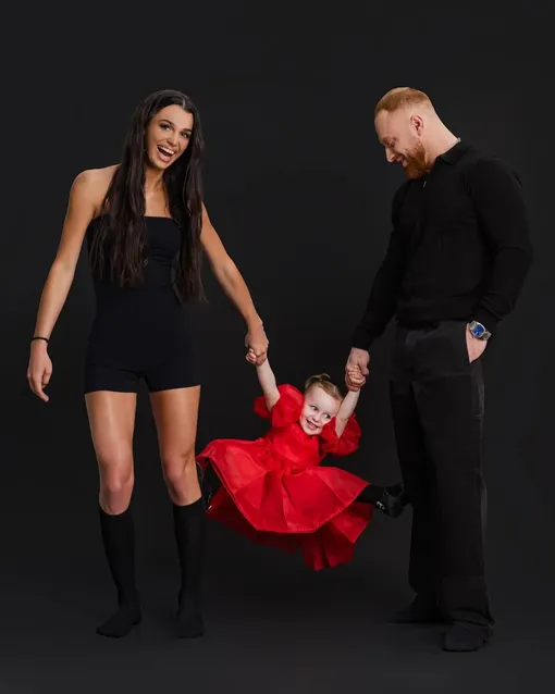 Ксения Ткачева и Леша Свик с дочерью Эмилией