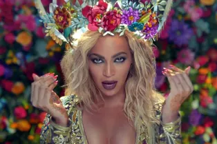 Бейонсе и Coldplay выпустили потрясающий клип про путешествие по Индии Бейонсе и Coldplay выпустили потрясающий клип про путешествие по Индии