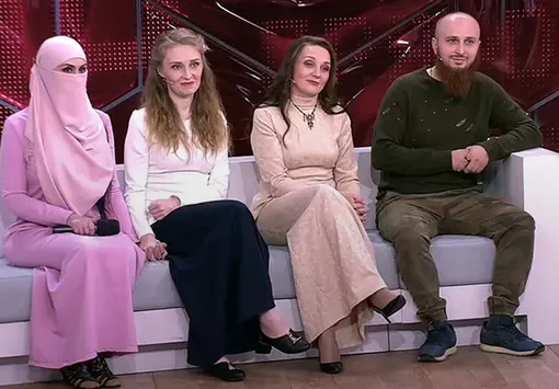 Иван Сухов с тремя женами Иван Сухов с тремя женами