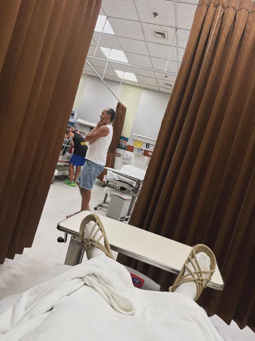 Гуф показал снимки из больницы