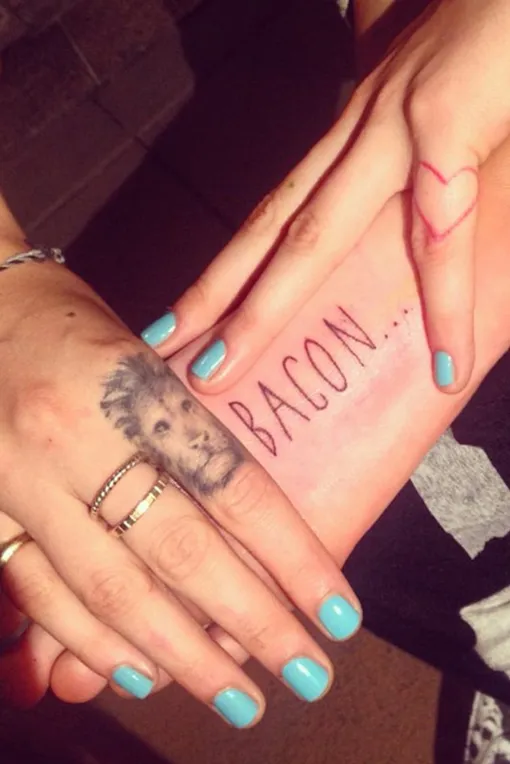 татуировки звезд