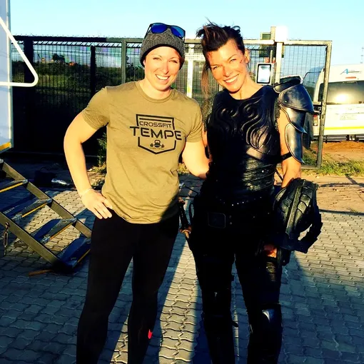 Актриса с подругой