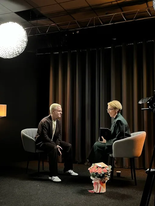 Яна Чурикова на шоу Александра Щекотова