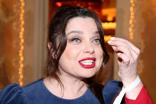 «Во мне проблема. Муж сказал правильно – худеть»: Наташа Королёва оконфузилась из-за платья в финале шоу «Суперстар!»