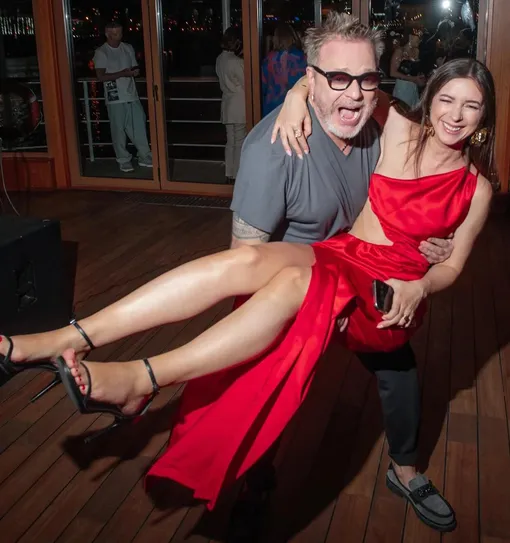 Юлианна Подольская поздравила Владимира Преснякова Юлианна Подольская поздравила Владимира Преснякова