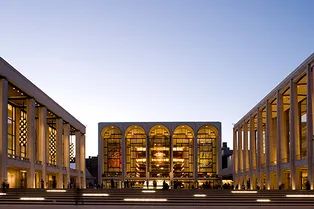 Нью-йоркская Неделя моды последний раз пройдет в Линкольн-центре Нью-йоркская Неделя моды последний раз пройдет в Линкольн-центре