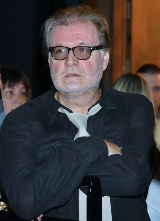 Владимир Симонов был ведущим актером Театра имени Вахтангова Владимир Симонов был ведущим актером Театра имени Вахтангова