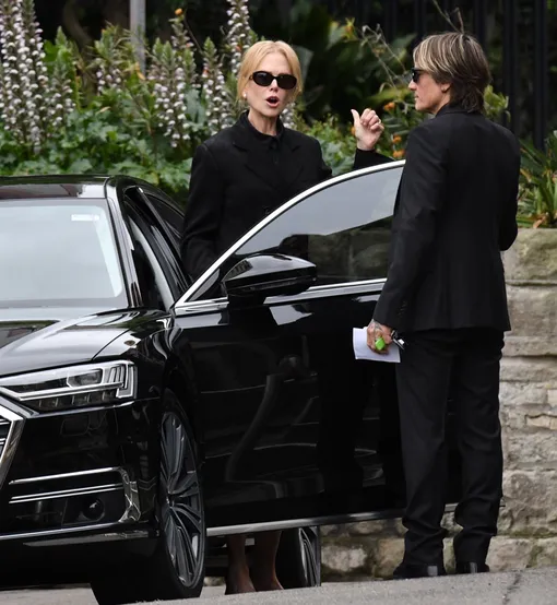 Николь Кидман с Китом Урбаном на поминальной службе по маме