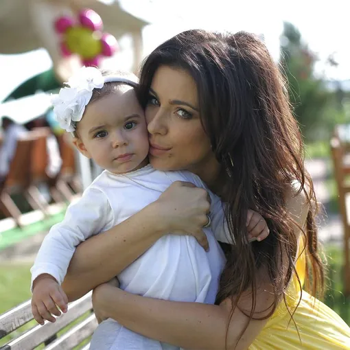 Ани Лорак с дочерью