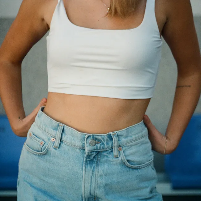 Как выглядеть стройнее: 6 хитрых трюков, которые помогут «похудеть» без диет и спорта