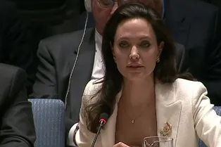 Анджелина Джоли раскритиковала ООН Анджелина Джоли раскритиковала ООН