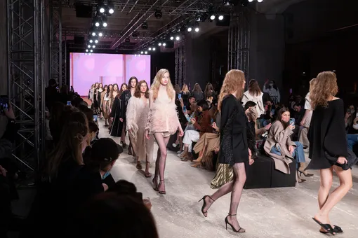 MBFW Russia: в Музее Москвы прошел показ Ruban сезона осень-зима – 2021/22 MBFW Russia: в Музее Москвы прошел показ Ruban сезона осень-зима – 2021/22
