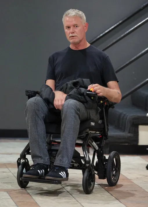 Эрик Дэйн в инвалидном кресле Эрик Дэйн в инвалидном кресле