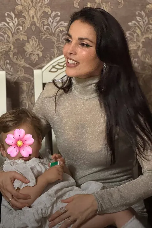 Сати Казанова с дочерью Сати Казанова с дочерью