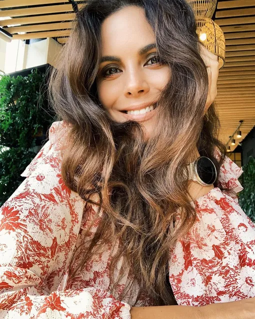 Настя изменила цвет волос