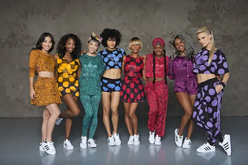 Фаррелл Уильямс создал женскую коллекцию для adidas Originals Фаррелл Уильямс создал женскую коллекцию для adidas Originals