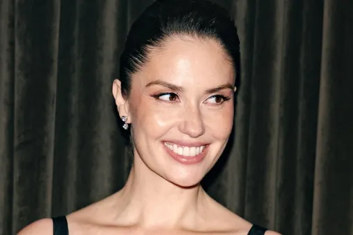 «Неприятно, как будто у меня огромные веснушки»: Агата Муцениеце показала лицо после уколов с биоматериалом лосося «Неприятно, как будто у меня огромные веснушки»: Агата Муцениеце показала лицо после уколов с биоматериалом лосося