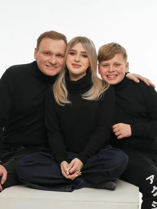 Сергей Сафронов с дочерью Алиной и сыном Владимиром