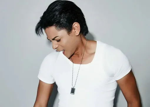 Брэндон Ховард представит США на международном музыкальном конкурсе «Интервидение» с песней «We Are Champions»