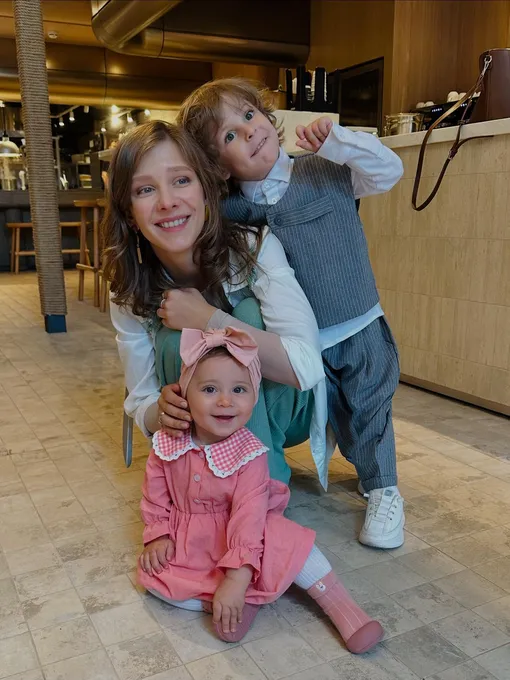 Лиза Арзамасова с детьми Лиза Арзамасова с детьми