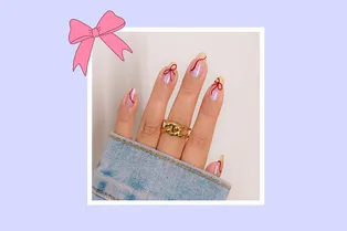 И сбоку бантик: 10 милых маникюров, которые точно подарят тебе новогоднее настроение
