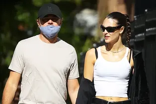 Виттория Черетти и Леонардо ДиКаприо провели праздничный вечер в легендарном отеле Виттория Черетти и Леонардо ДиКаприо провели праздничный вечер в легендарном отеле