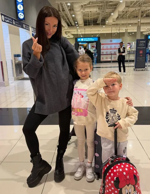 Нюша с детьми покинула Дубай