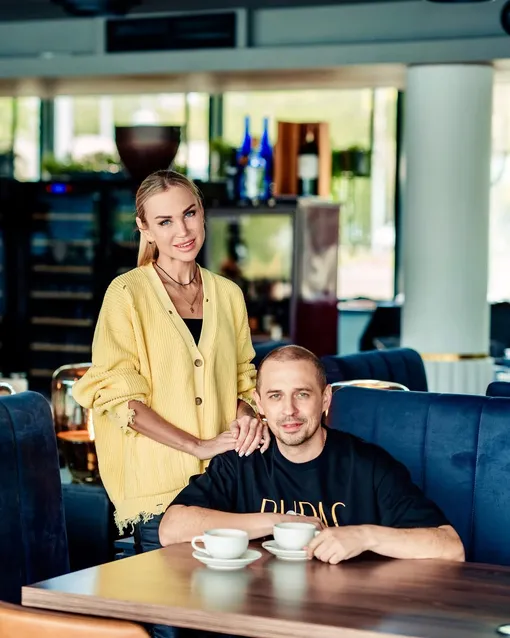 Александра и Олег Верещагины скромно отметили торжество Александра и Олег Верещагины скромно отметили торжество