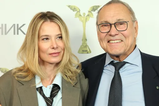 «Дети не бывают чужими»: Юлия Высоцкая и Андрей Кончаловский удочерили девочку «Дети не бывают чужими»: Юлия Высоцкая и Андрей Кончаловский удочерили девочку